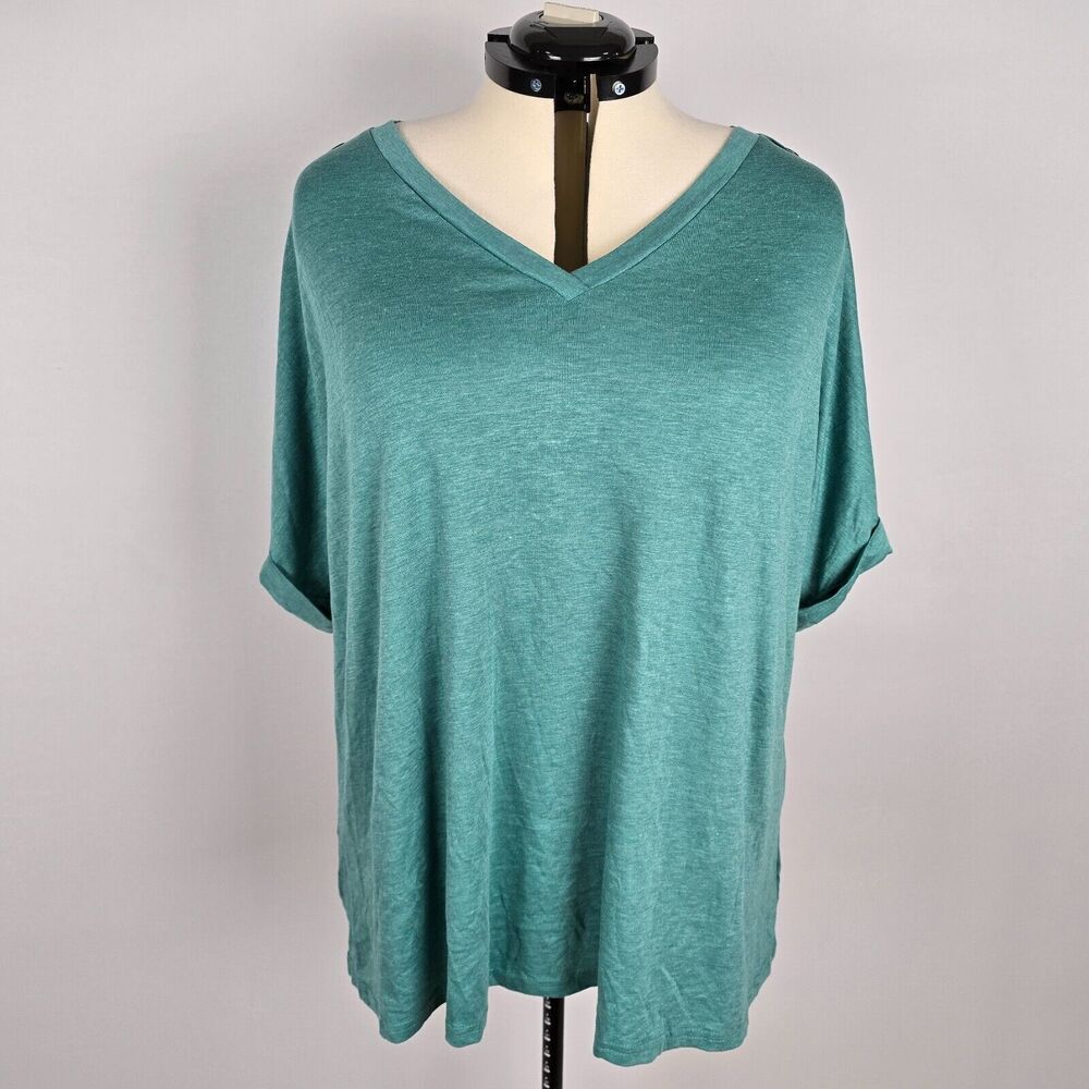 Bloomchic T-Shirt Women's 3X Button Detail Batwing Short Sleeve Green NWT